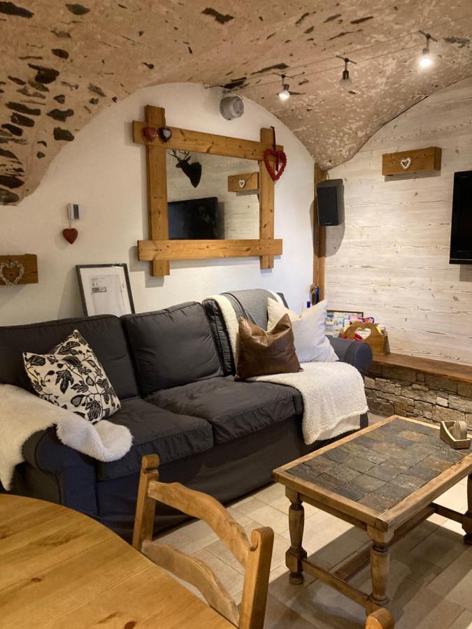 Two Bedroom Apartment La Voute, Chandon Near Meribel - Sleeps 4 Adults Or 2 Adults And 3 Children Les Allues Екстер'єр фото
